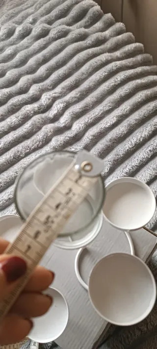 Portacandele in metallo e vetro bianco