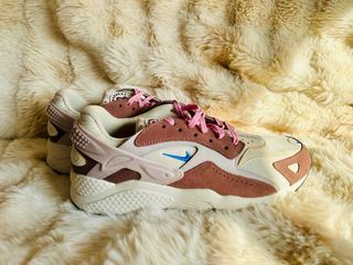 Zapatillas Nike Huarache Talla 43 Beige/Rosa