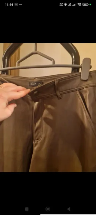 Pantalón cuero cris oscuro