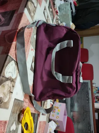 Bolsa de deporte morada puma.