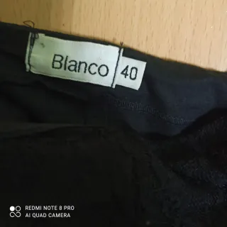 Vestido de encaje midi negro