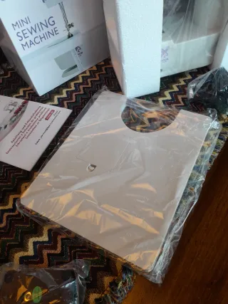 Macchina da cucire KPCB Tech compatta