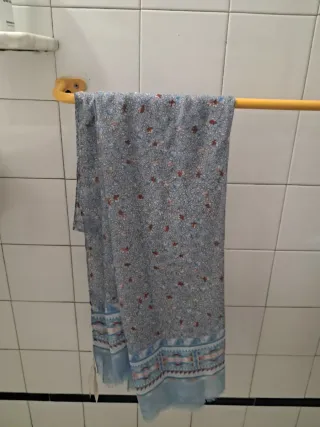 Pañuelo Springfield floral y étnico. Nuevo