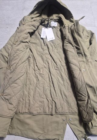 Abrigo Lacoste verde nuevo con capucha