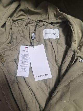 Abrigo Lacoste verde nuevo con capucha