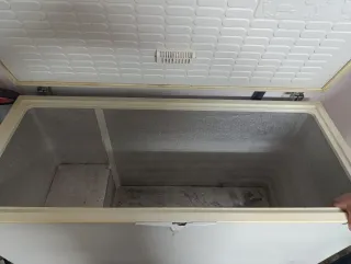 Congelatore orizzontale bianco