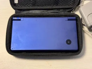 Lote Nintendo Dsi + cargador + auriculares + funda