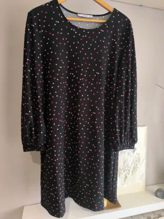 Vestido corto Mango negro con lunares rojos