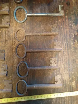 Collezione 15 chiavi antiche forate grandi