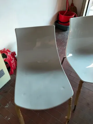 4 sedie bianche moderne