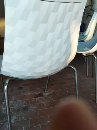 4 sedie bianche moderne