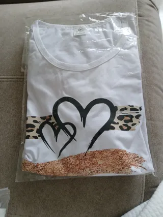 Camiseta con estampado de corazones.es como T 46