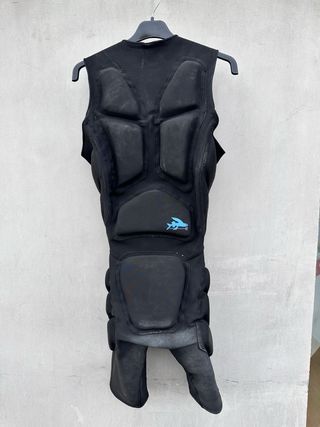 Chaleco surf Patagonia Yulex Impact olas grandes