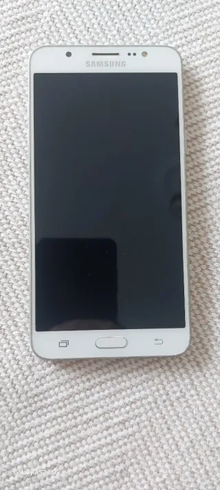 Samsung Galaxy J7