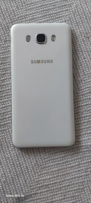 Samsung Galaxy J7