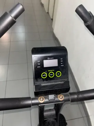 Bicicleta Estática Negra klarfit xbike 700 pro