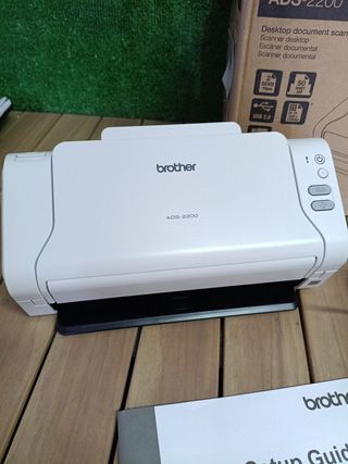 Scanner da tavolo Brother ADS2200 con duplex
