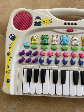 Lote Juguetes Bebé: Piano y Perro