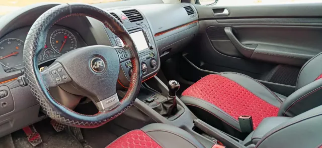 Volkswagen Golf 2004