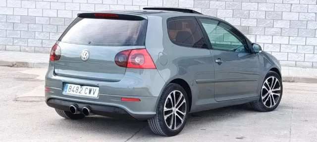 Volkswagen Golf 2004