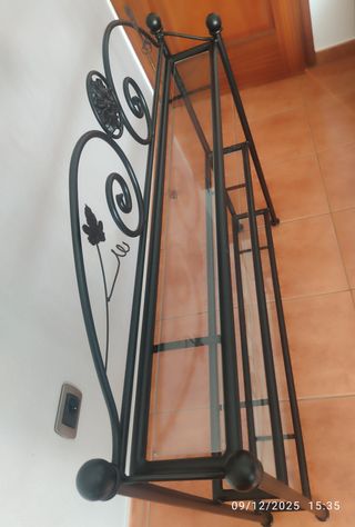 Mesa auxiliar hierro forjado y cristal