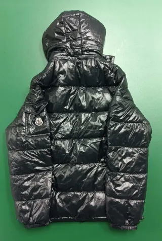 Abrigo Moncler Negro con Capucha