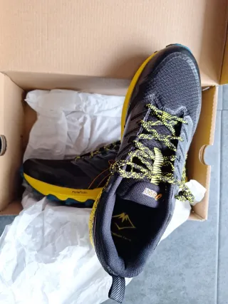 Asics GEL-Trabuco Terra Talla 101/2 44,5