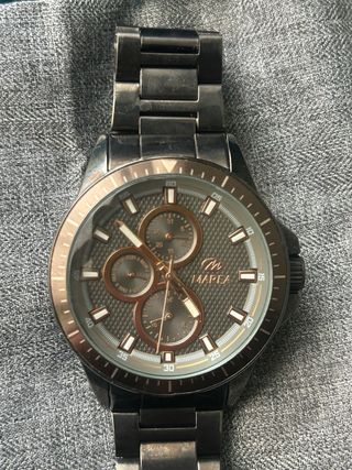 Reloj Marea Negro y Dorado