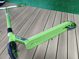 Patinete verde Scooter Agressive Team-High KRF The New Urban Concept