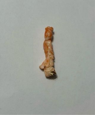 Antica statuetta cinese in corallo