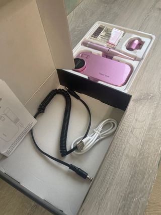 Torno de uñas inalámbrico rosa