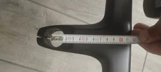 Manillar carretera carbono está como nuevo.