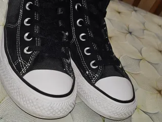 Botas Converse Negras y Blancas