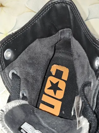 Botas Converse Negras y Blancas