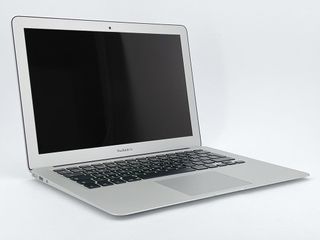 MacBook Air 13" - Intel Core i5 1.3GHz 2 núcleos - SSD 256GB - RAM 4GB