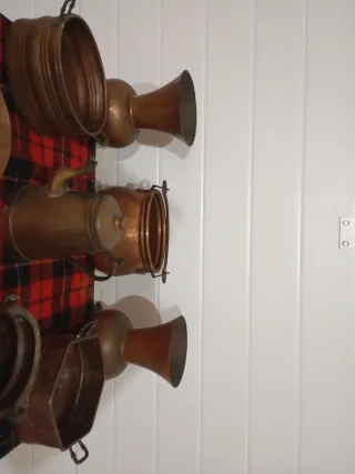 Colección antigua de figuras de cobre