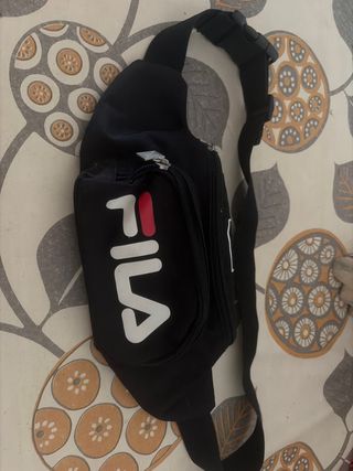 Riñonera Fila Negra