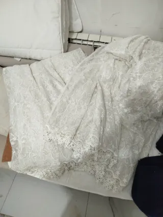 Tende bianche grezze