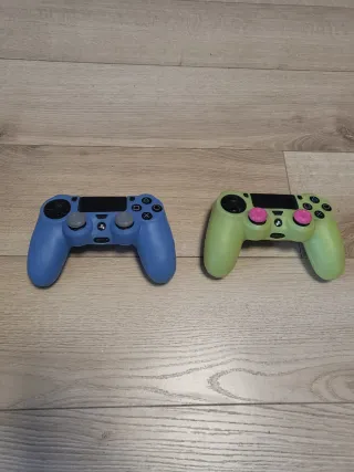 PS4 + 2 Mandos + Volante Racing Apex + 2 Micrófono