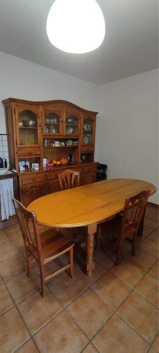 Mobiliario rústico comedor.