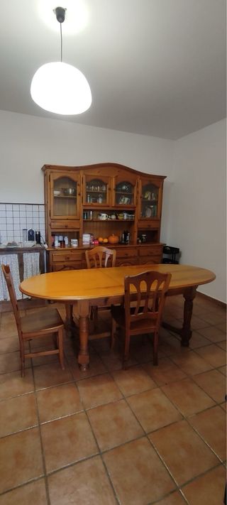 Mobiliario rústico comedor.