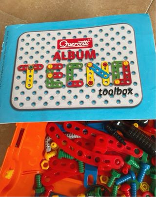 Set di giocattoli Quercetti e Chicco con auto e volante