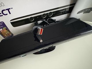 Kinect Xbox 360 + Soporte TV GameWare