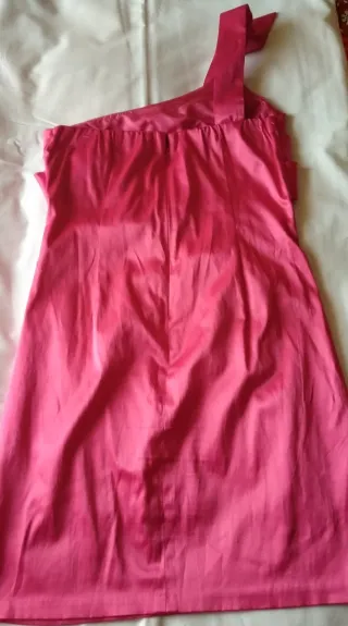Vestido de fiesta fucsia