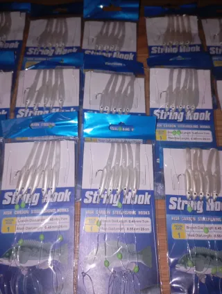 Artículos de pesca variados, lote.