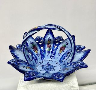 CESTO DE CERÁMICA PORTUGUESA.