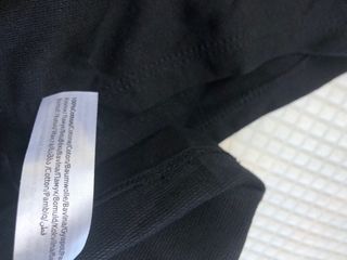 Canotta nera con cappuccio