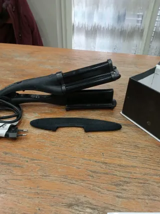 Piastra per capelli Corioliss nera