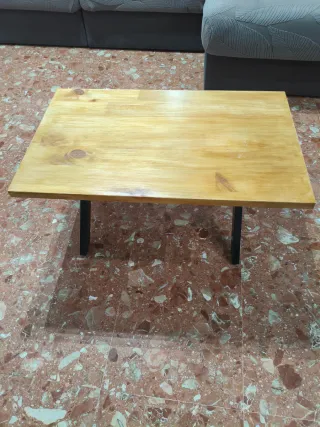 Mesa centro madera natural barnizada 80x50x40