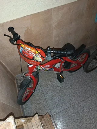 2 Bicicletas infantiles roja Cars y Superheroes
